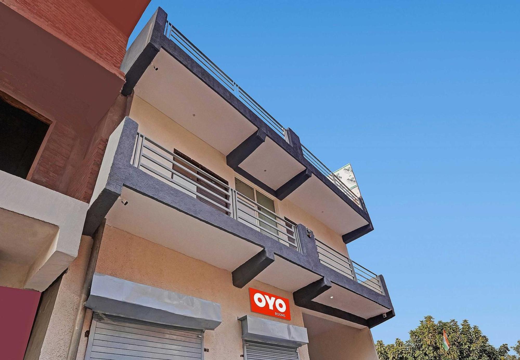 Hotel O Avs Hotel & Restaurant Νόιντα Εξωτερικό φωτογραφία