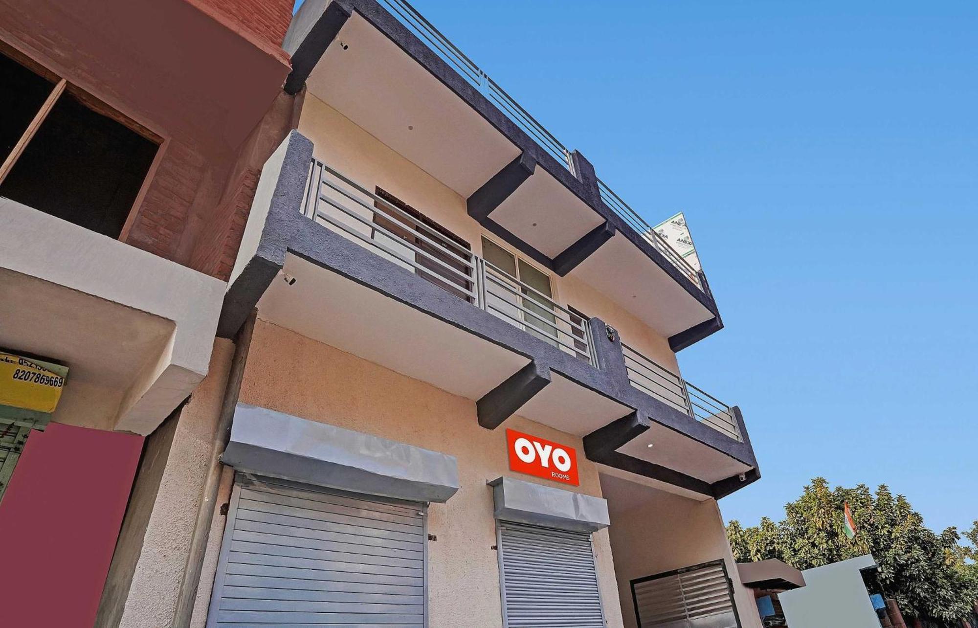 Hotel O Avs Hotel & Restaurant Νόιντα Εξωτερικό φωτογραφία