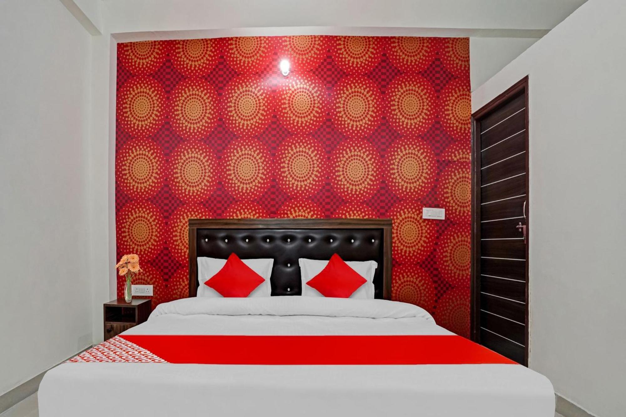 Hotel O Avs Hotel & Restaurant Νόιντα Εξωτερικό φωτογραφία