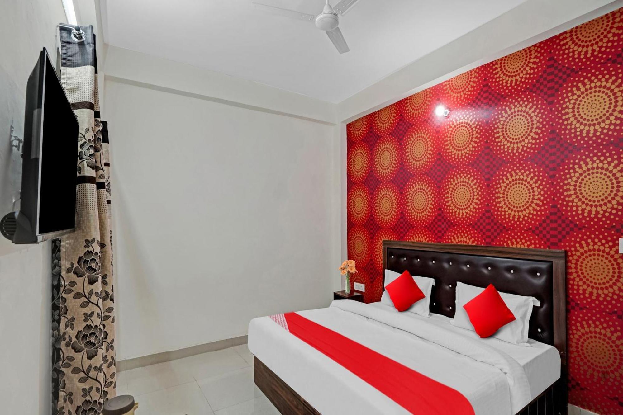 Hotel O Avs Hotel & Restaurant Νόιντα Εξωτερικό φωτογραφία