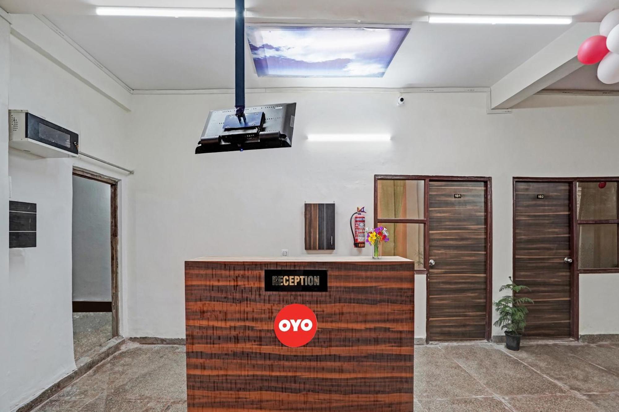 Hotel O Avs Hotel & Restaurant Νόιντα Εξωτερικό φωτογραφία